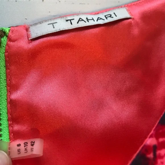 T Tahari Floral and striped Dress Size 6 - Picture 3 of 7